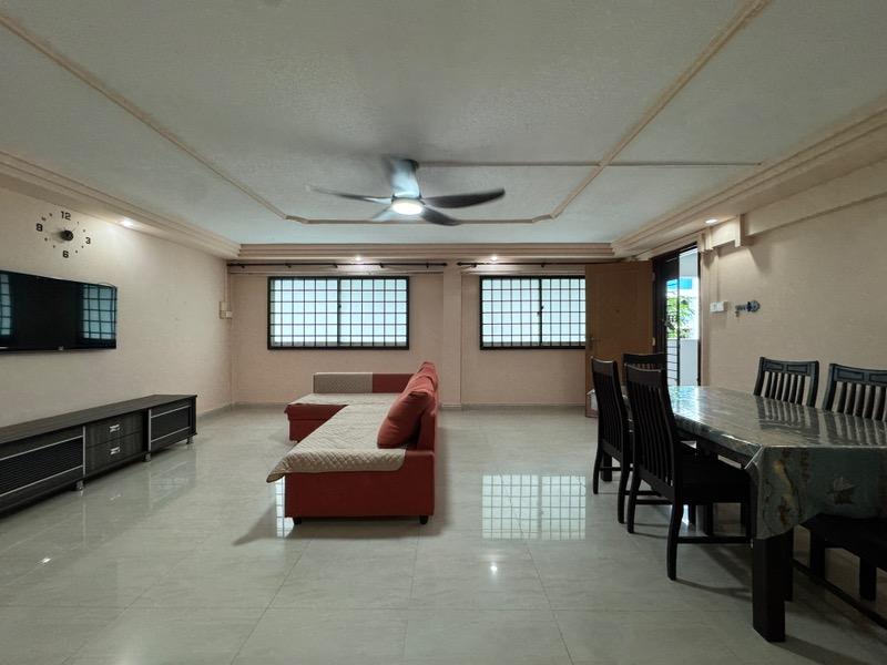 Prop-GPT: HDB Apartment: D25  855 Woodlands Street 83
