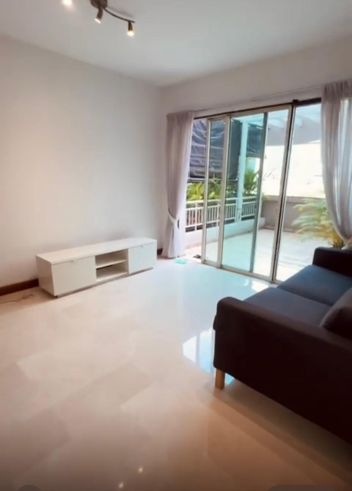 Prop-GPT: Apartment: D07  Burlington Square