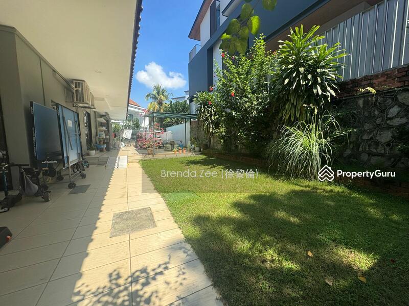 Prop-GPT: Semi-Detached: D10 Holland Henry Park Semi-Detached for Rent