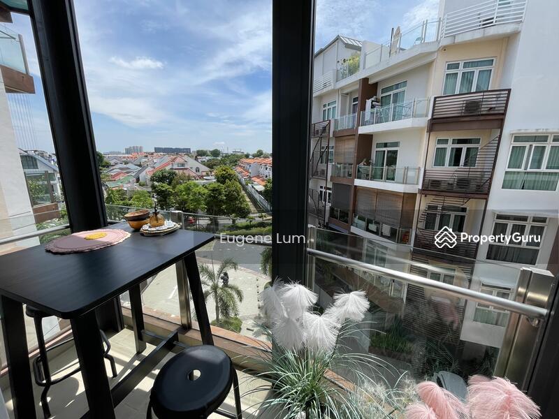 Condominium for Rent: D19, 558962