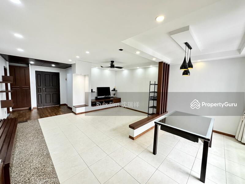 Prop-GPT: HDB Flat: D19  301A Anchorvale Drive