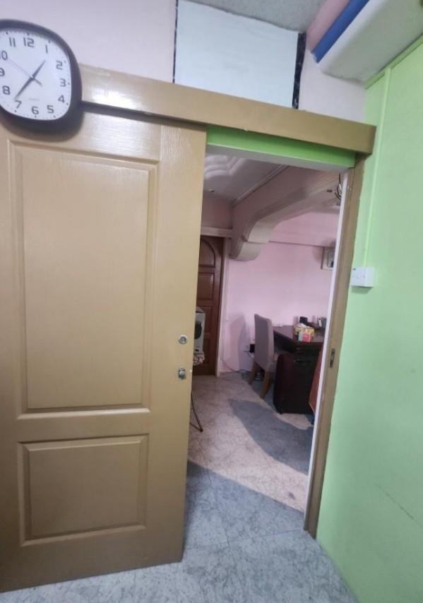HDB Apartment for Rent, 975 Jurong West Street 93 HDB Apartment Room Rental, $800, 1 Bed 2 Bath 1,076 sqft $0.74 psf, SGD 800 | 99-year Leasehold