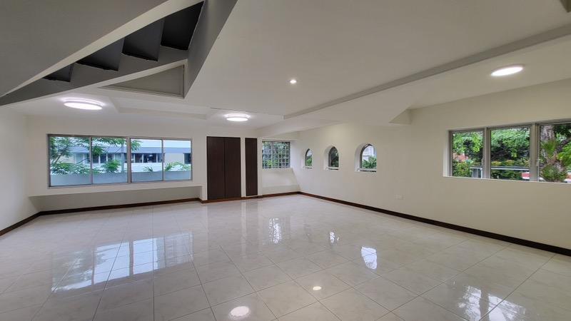 Condominium for Rent: D11, 309427