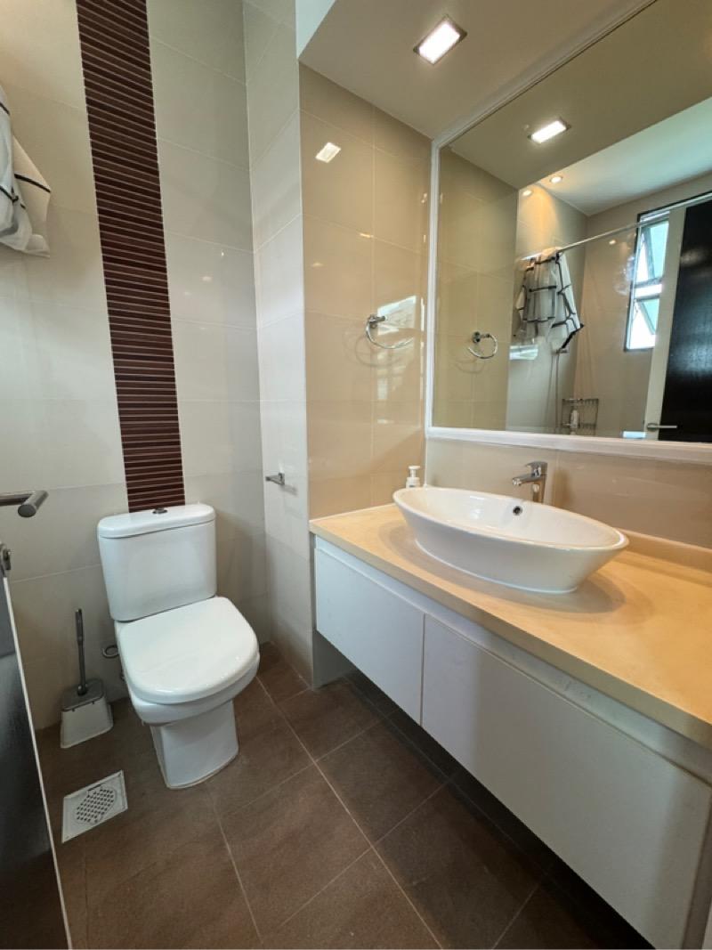 Condominium for Rent, 1 King Albert Park Condominium For Rent, $5,600, 3 Bed 2 Bath 1,421 sqft $3.94 psf, SGD 5,600 | Freehold