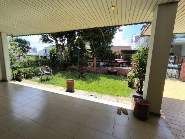 Brockhampton Drive Terraced House For Rent, $5,500, 3 Bed 2 Bath 2,000 sqft $1.96 psf