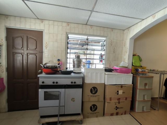 Brockhampton Drive Terraced House For Rent, $5,500, 3 Bed 2 Bath 2,000 sqft $1.96 psf