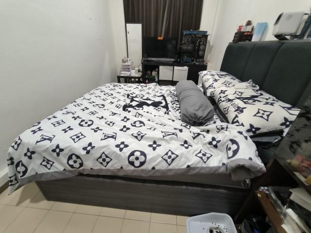 Brockhampton Drive Terraced House For Rent, $5,500, 3 Bed 2 Bath 2,000 sqft $1.96 psf