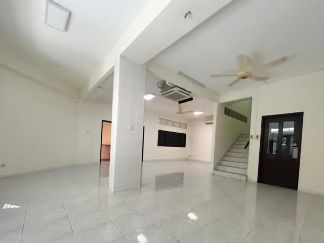 Taman Permata Semi-Detached House For Rent, $7,800, 4 Bed 3 Bath 3,000 sqft $2.32 psf