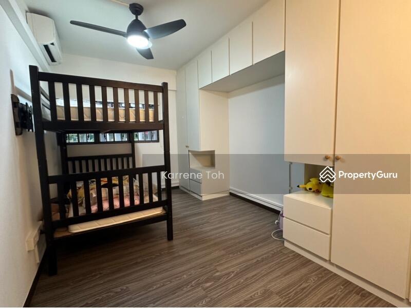 Prop-GPT: HDB Flat: D19  706 Hougang Avenue 2