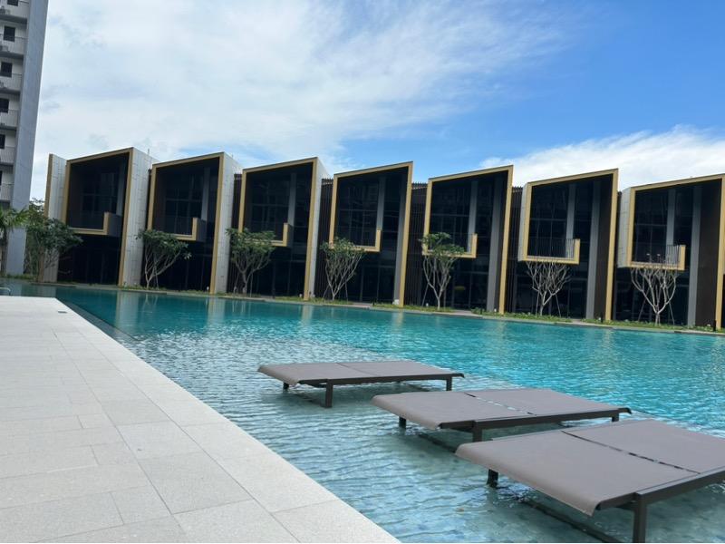 Riverfront Residences Condominium For Rent, $2,900, 1 Bed 1 Bath 463 sqft $6.26 psf