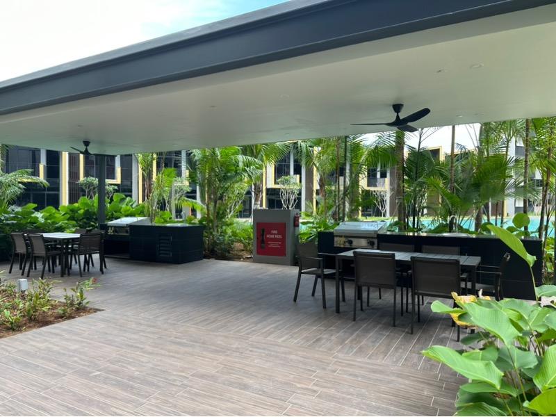 Riverfront Residences Condominium For Rent, $2,900, 1 Bed 1 Bath 463 sqft $6.26 psf