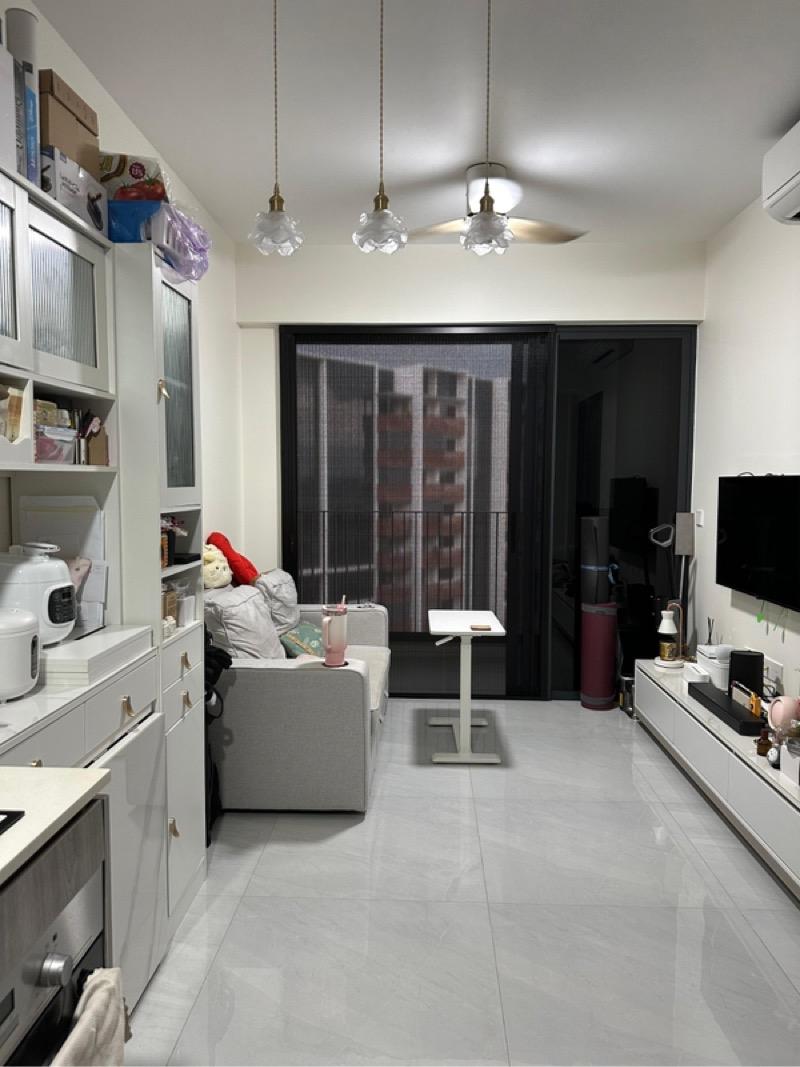 Riverfront Residences Condominium For Rent, $2,900, 1 Bed 1 Bath 463 sqft $6.26 psf