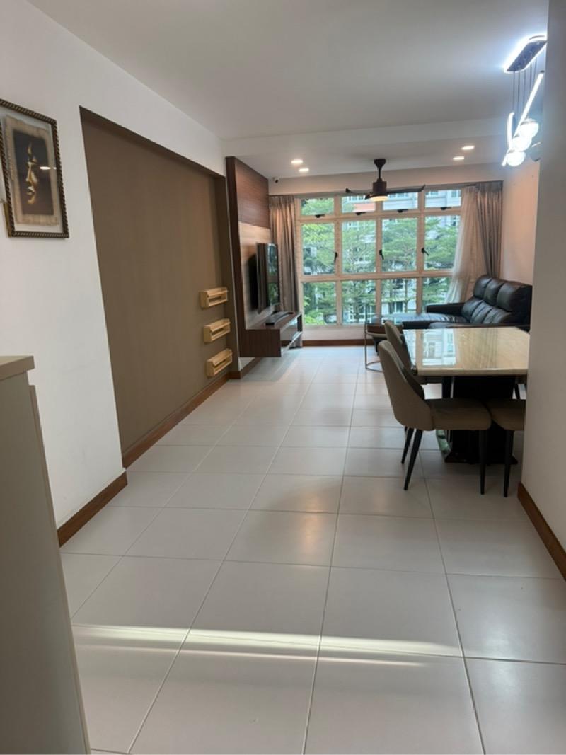 Prop-GPT: HDB Apartment: D19 Punggol 617A Punggol Drive