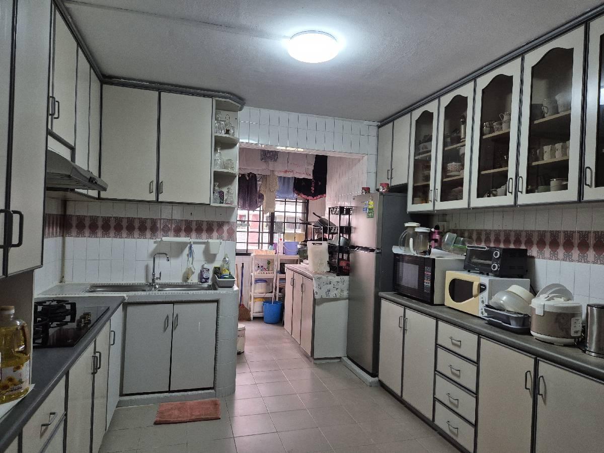 HDB Apartment for Rent, 448 Hougang Avenue 10 HDB Apartment Room Rental, $600, 1 Bed 1 Bath 86 sqft $6.98 psf, SGD 600 | 99-year Leasehold