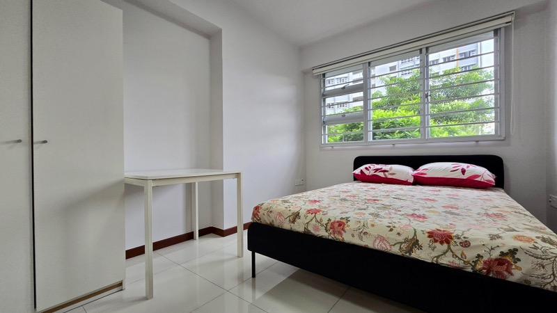 445B Bukit Batok West Avenue 8 HDB Apartment For Rent, $3,550, 3 Bed 2 Bath 990 sqft $3.59 psf