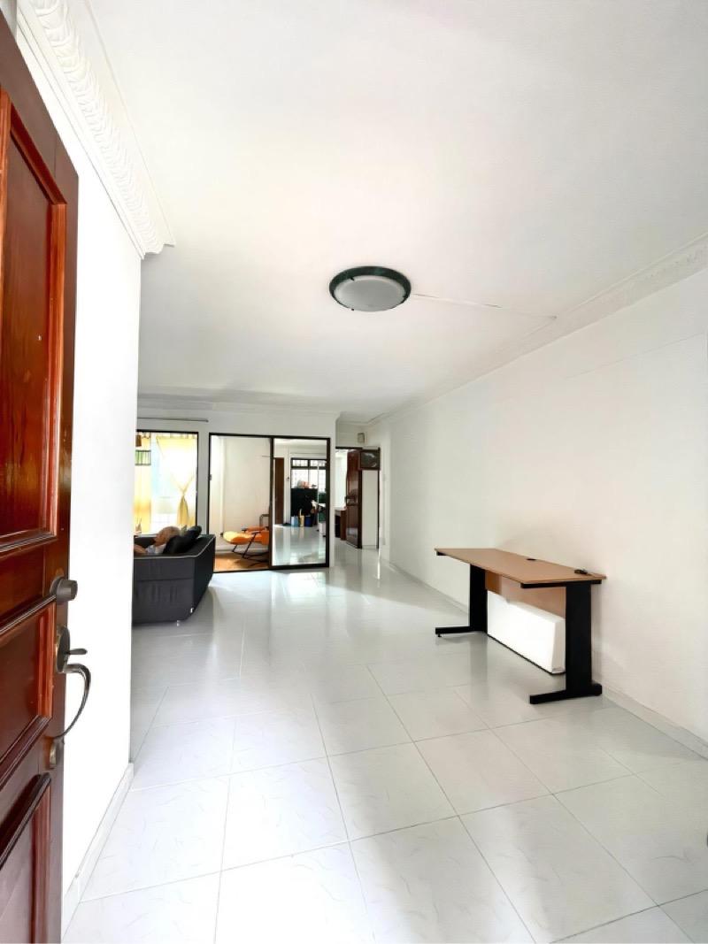 Prop-GPT: HDB Apartment: D22 Boon Lay 667C Jurong West Street 65
