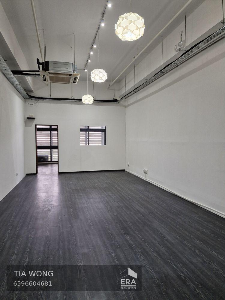 Prop-GPT: Light Industry:   Woodlands Close Primz Bizhub For Rent