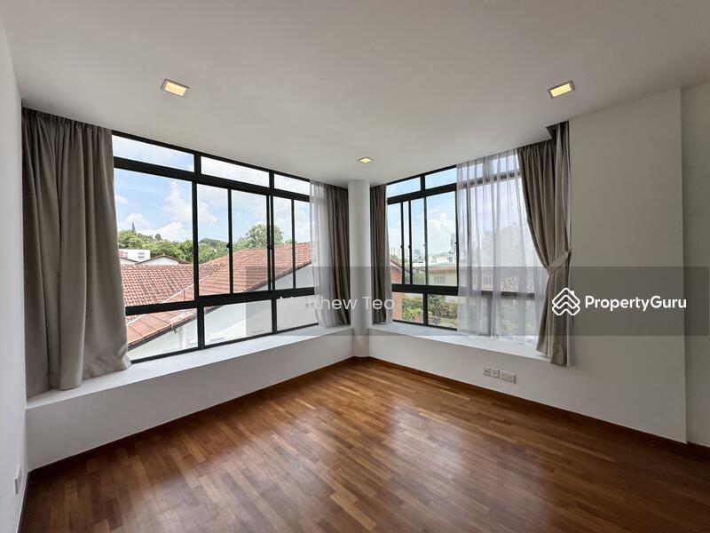 Bungalow for Rent: D21, 597000