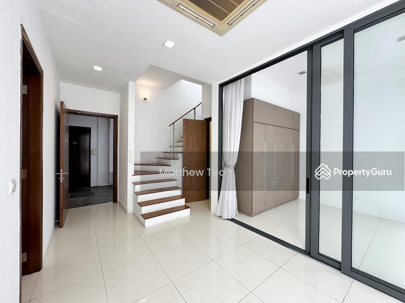 Bungalow for Rent: D21, 597000