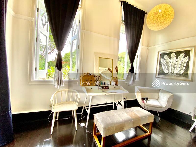 Bungalow - Good Class for Rent, Double storey house with lush greenery on large piece of land, SGD 50,000