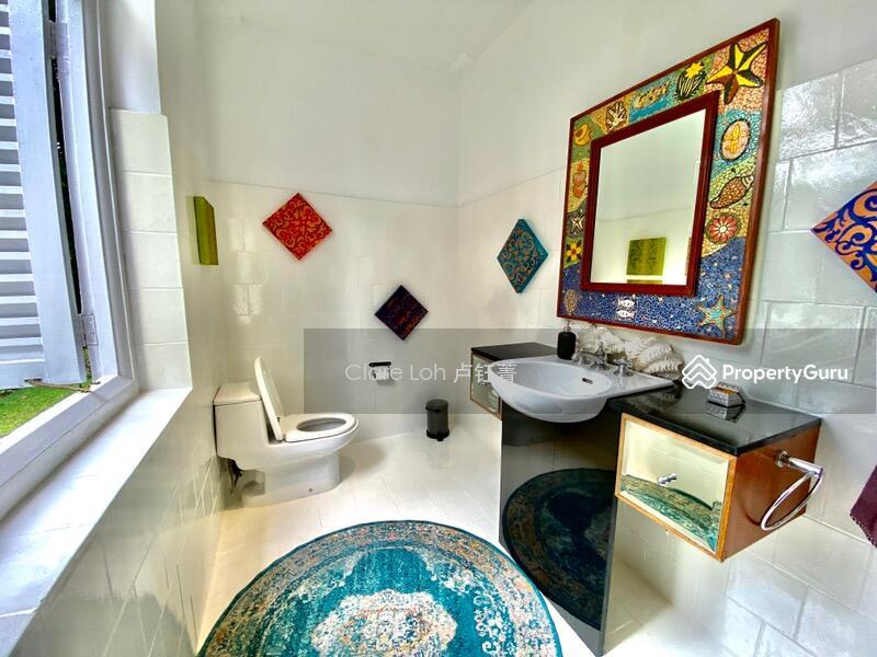 Bungalow - Good Class for Rent, Double storey house with lush greenery on large piece of land, SGD 50,000