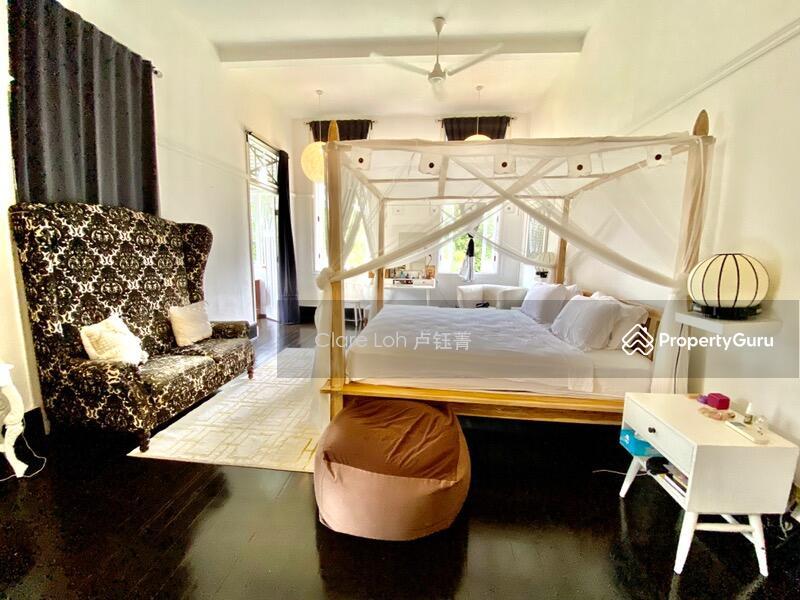 Bungalow - Good Class for Rent, Double storey house with lush greenery on large piece of land, SGD 50,000