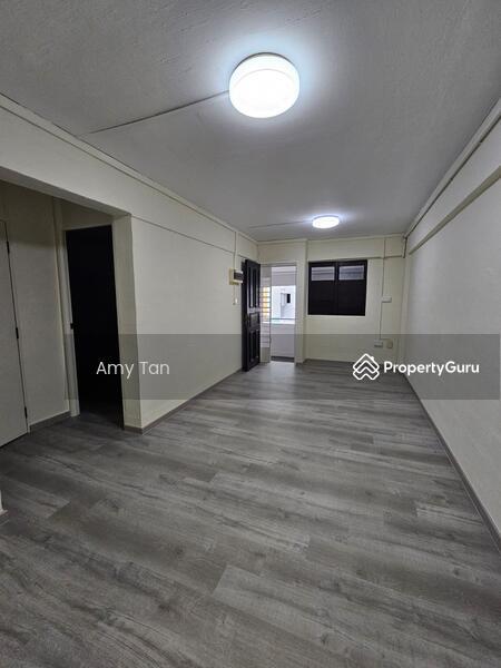 Prop-GPT: HDB Flat: D25  132 Marsiling Rise