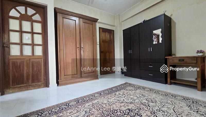 Prop-GPT: Apartment: D22  Lakeside Tower