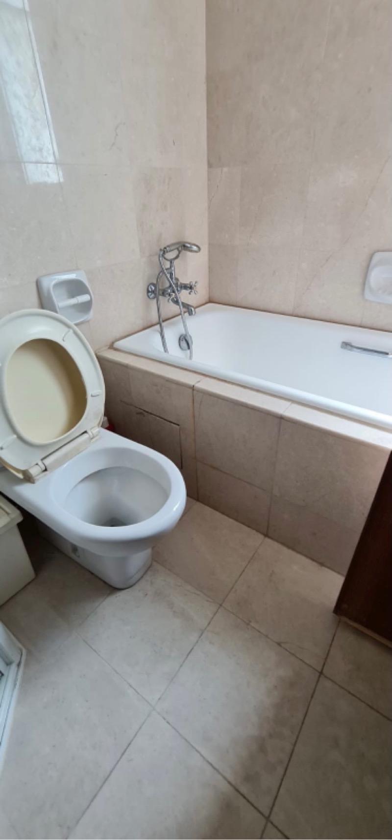 Apartment for Rent, Burlington Square Apartment Room Rental, $2,600, 1 Bed 1 Bath 250 sqft $10.40 psf, SGD 2,600
