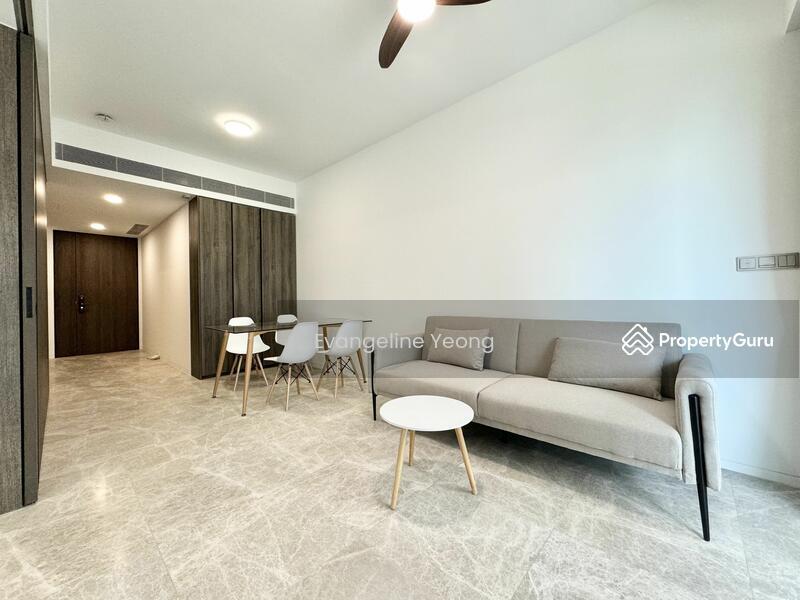 Prop-GPT: Condominium: D04  The Reef at King's Dock