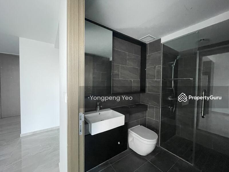 Condominium for Rent: D19, 554304