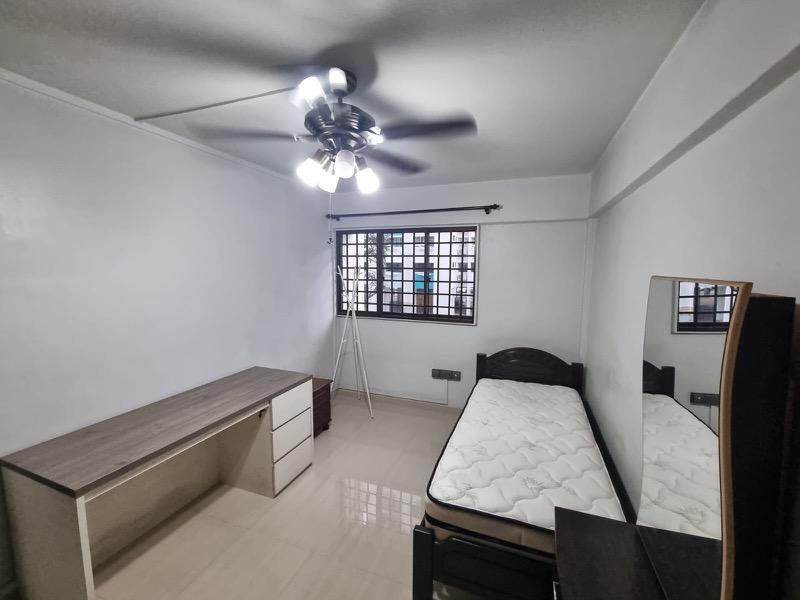 Prop-GPT: HDB Apartment: D27 Yishun 750 Yishun Street 72
