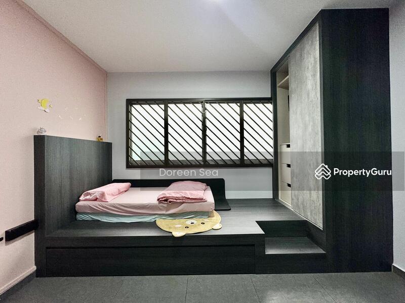Prop-GPT: HDB Flat: D22 Boon Lay 823 Jurong West Street 81