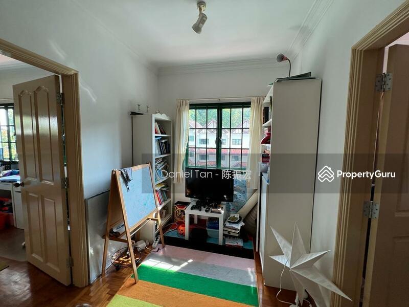 Corner Terrace for Rent, Hindhede Drive. Corner Terrace with Swimming Pool in Bukit Timah Nature Reserve, SGD 9,500
