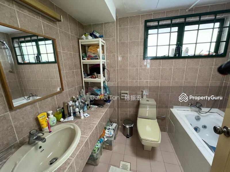 Corner Terrace for Rent, Hindhede Drive. Corner Terrace with Swimming Pool in Bukit Timah Nature Reserve, SGD 9,500