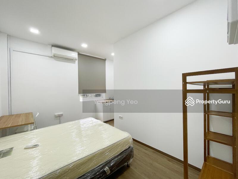 Prop-GPT: Corner Terrace: D05  170 Pasir Panjang Road