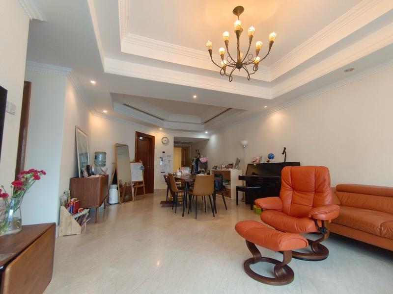 Prop-GPT: Condominium: D10  Valley Park