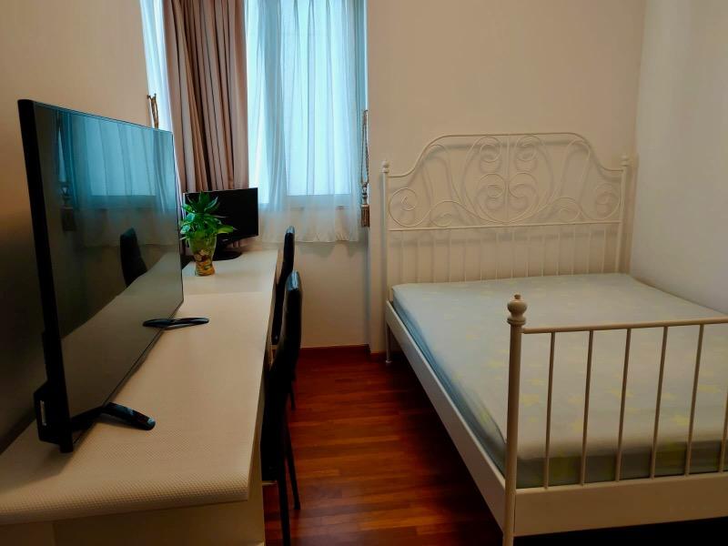 Condominium for Rent, The Metropolitan Condominium Condominium For Rent, $7,700, 3 Bed 3 Bath 1,356 sqft $5.68 psf, SGD 7,700 | 99-year Leasehold