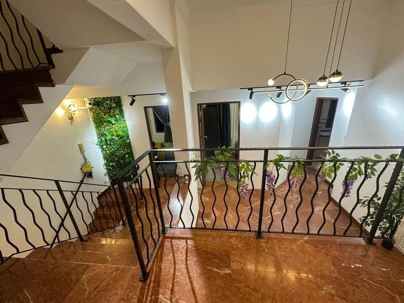 Kew Residencia Terraced House Room Rental, $968, 1 Bed 1 Bath 160 sqft $6.05 psf