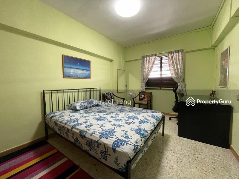 Prop-GPT: HDB Flat: D05  374 Clementi Avenue 4