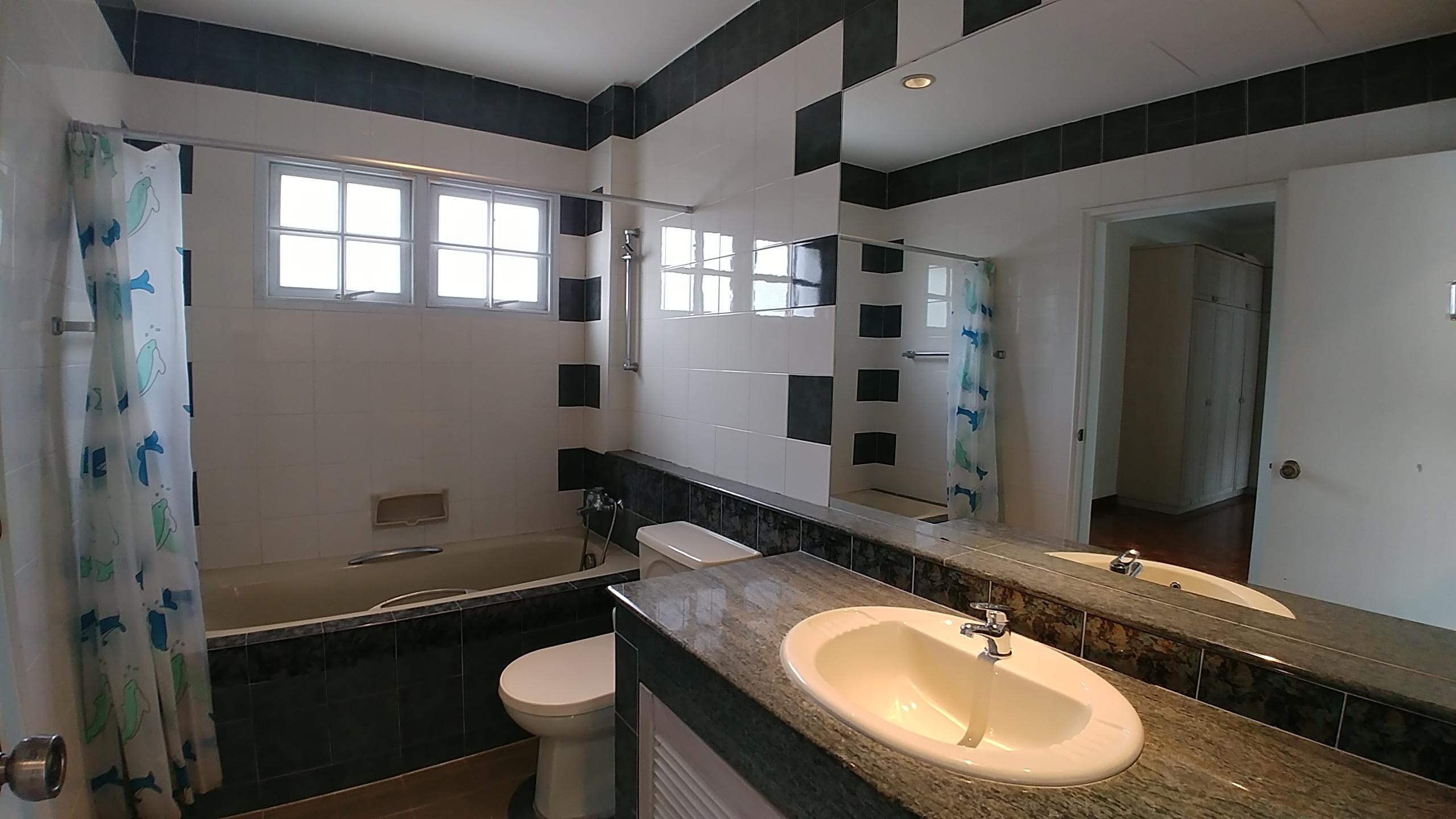 Bungalow for Rent, Hilltop Charming Bungalow with Pool, Mount Sinai, Vacant, Accessible!, SGD 17,500 | 999-year lease
