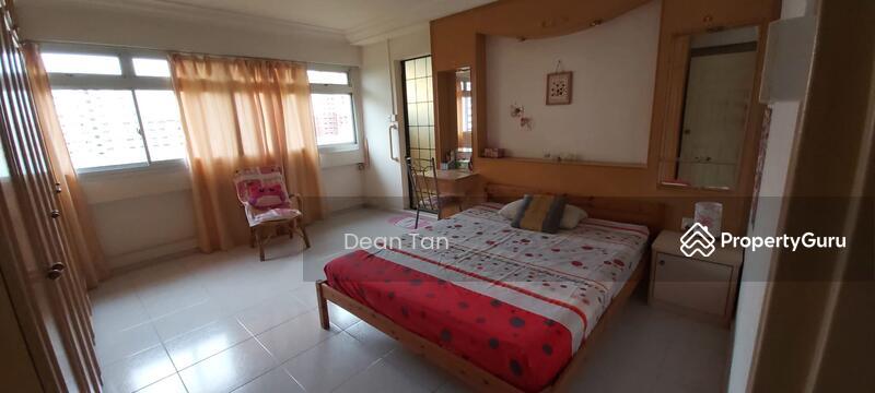 Prop-GPT: HDB Flat: D18 Pasir Ris 503 Pasir Ris Street 52