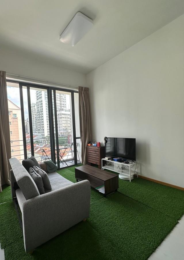 Prop-GPT: Apartment: D09  The Pier at Robertson