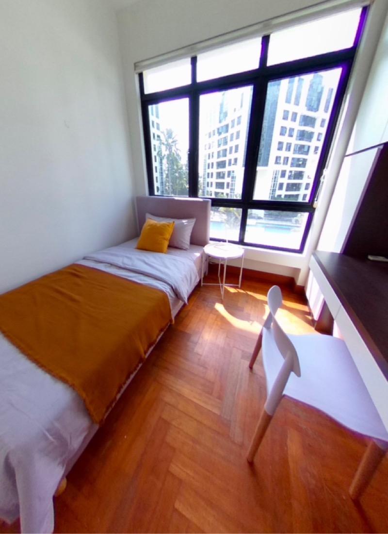 Prop-GPT: Condominium: D18  Eastpoint Green