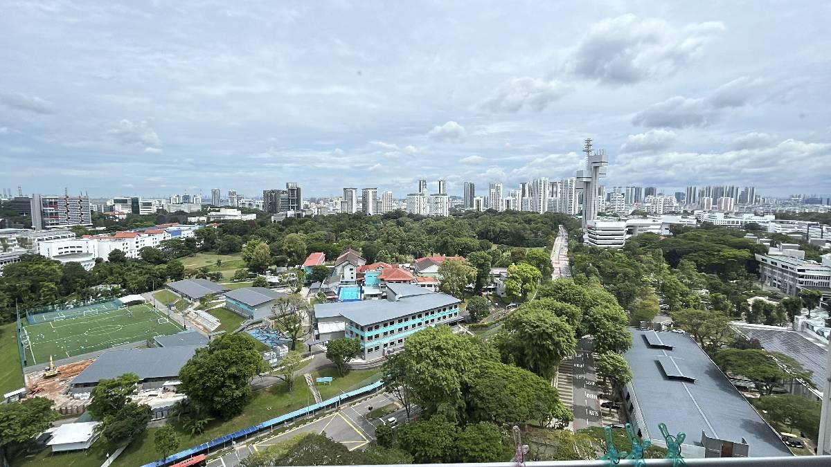 Prop-GPT: HDB Apartment: D05  26 Dover Crescent