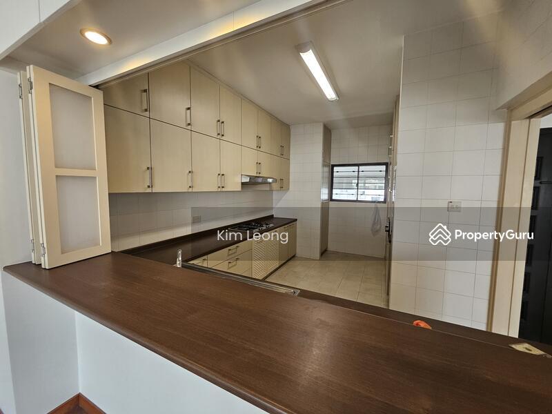 Condominium for Rent, Ridgewood Condominium, SGD 6,000 | 999-year lease