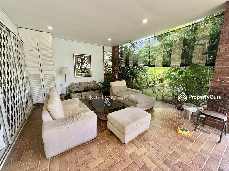 Prop-GPT: Semi-Detached: D10 Holland Semi Detached at Greenleaf View