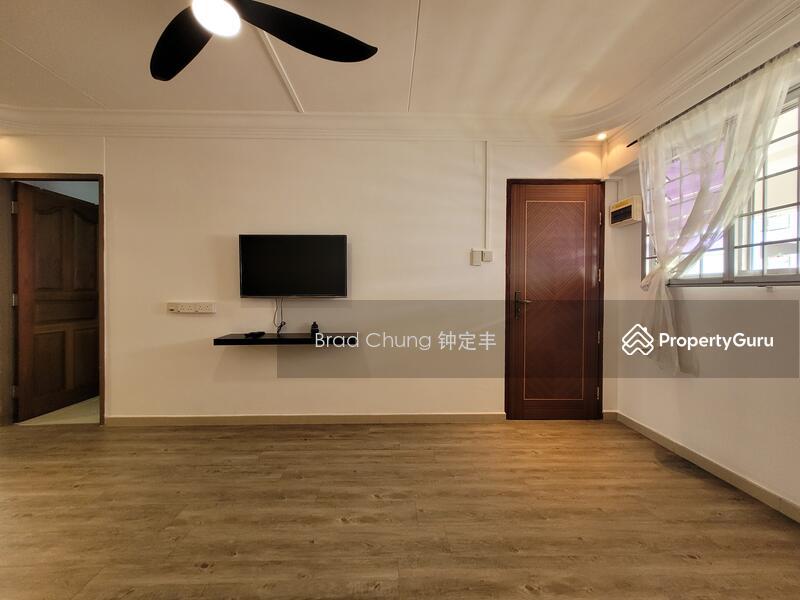 Prop-GPT: HDB Flat: D27 Yishun 806 Yishun Ring Road