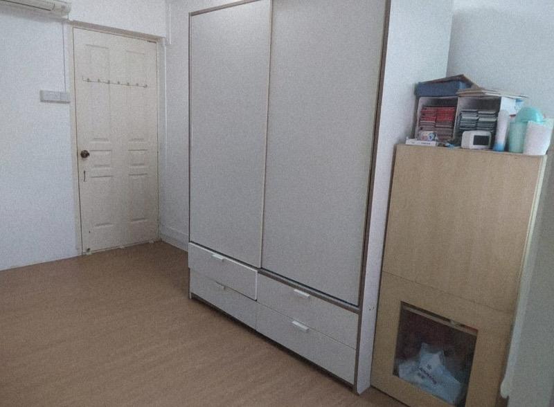 423 Bukit Batok West Avenue 2 HDB Apartment Room Rental, $950, 1 Bed 2 Bath 10 sqft $95.00 psf