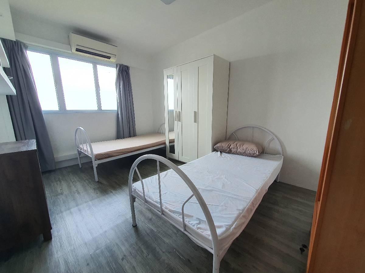 Prop-GPT: HDB Apartment: D27 Yishun 795 Yishun Ring Road